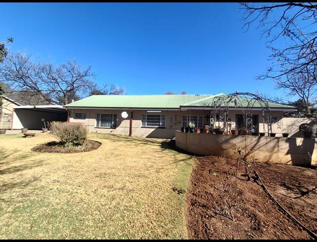 8 BEDROOM HOUSE FOR SALE IN MEYERTON CENTRAL